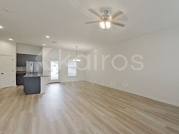 3rd image of 107 Foggy Ln