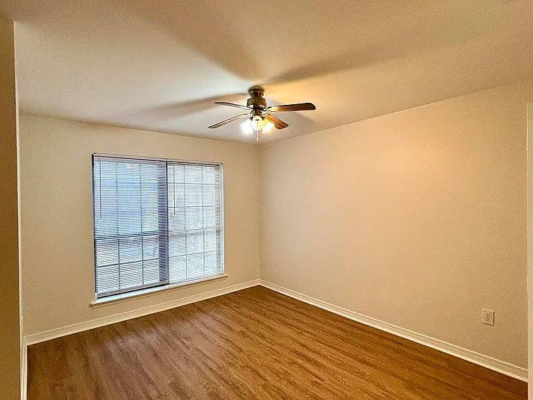 5416 Heatherstone Dr — Photo 17