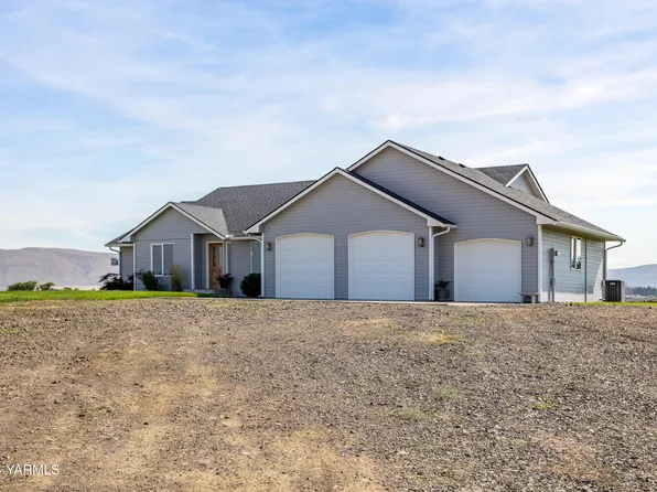 1376 Songbird Way, Yakima, WA 98908
