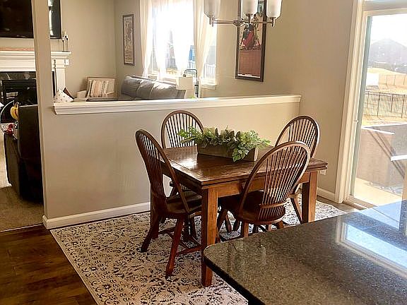 Dining/kitchen 