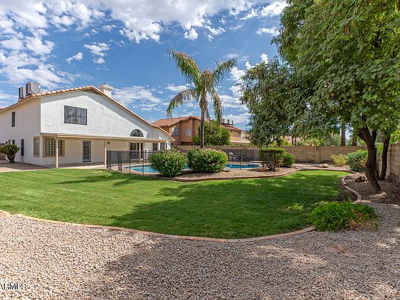 3rd image of 4541 E VISTA Drive