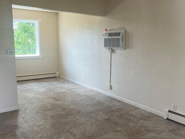 1430 E Ave Ne #8, Cedar Rapids, IA 52402