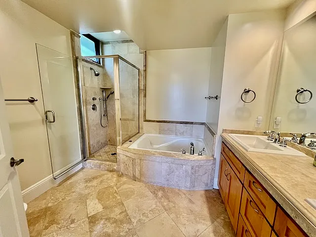10305 Almayo Ave #301 — Photo 16