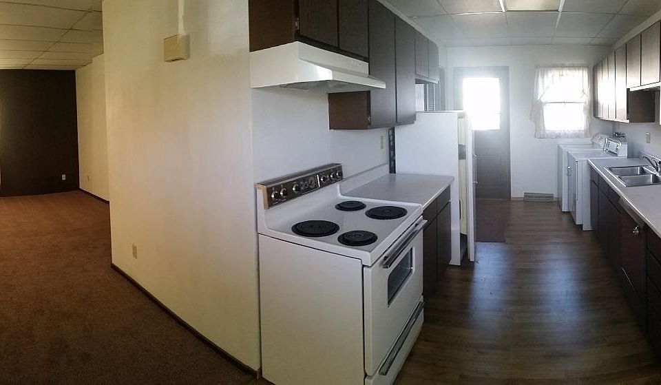 1st image of 114 W Chapel St
