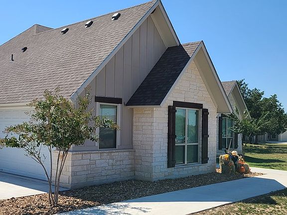 2nd image of 205 Skye Dr