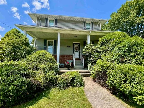 402 S Main St, Masontown, WV 26542