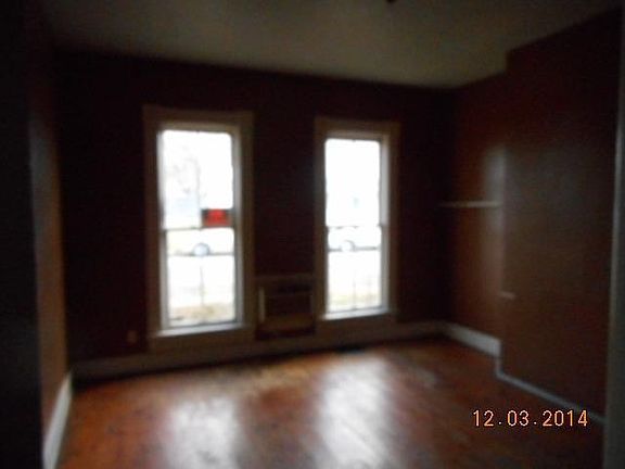 3rd image of 33 S Horton St