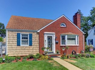 30 Surrey Dr, North Merrick, NY 11566
