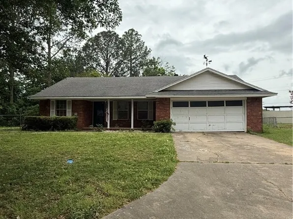 1300 Meadow Cir, Fort Smith, AR 72908