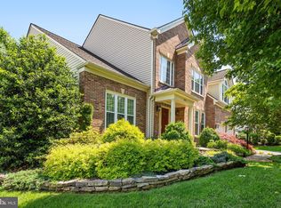 5811 Valley View Dr, Alexandria, VA 22310