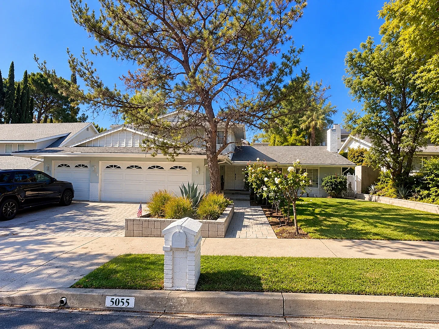 Ludgate Dr, Calabasas — Photo 2