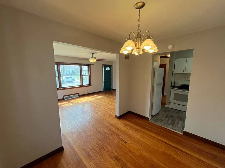 9813 Lullaby Ln — Photo 5