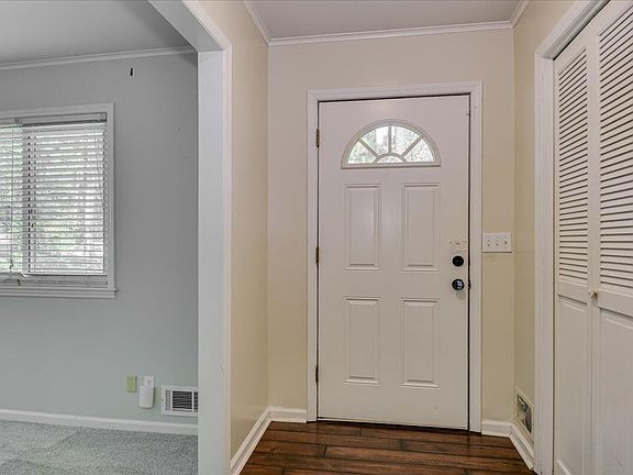 3rd image of 930 Campbellton Drive
