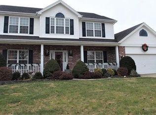 555 Crown Passage Dr, Saint Charles, MO