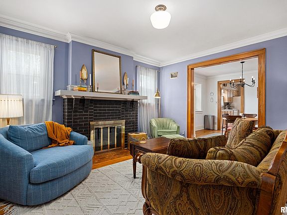 5th image of 2228 W Moss Ave