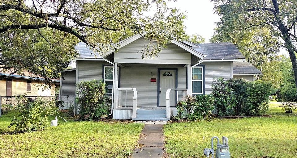 1st image of 901 E Milam St