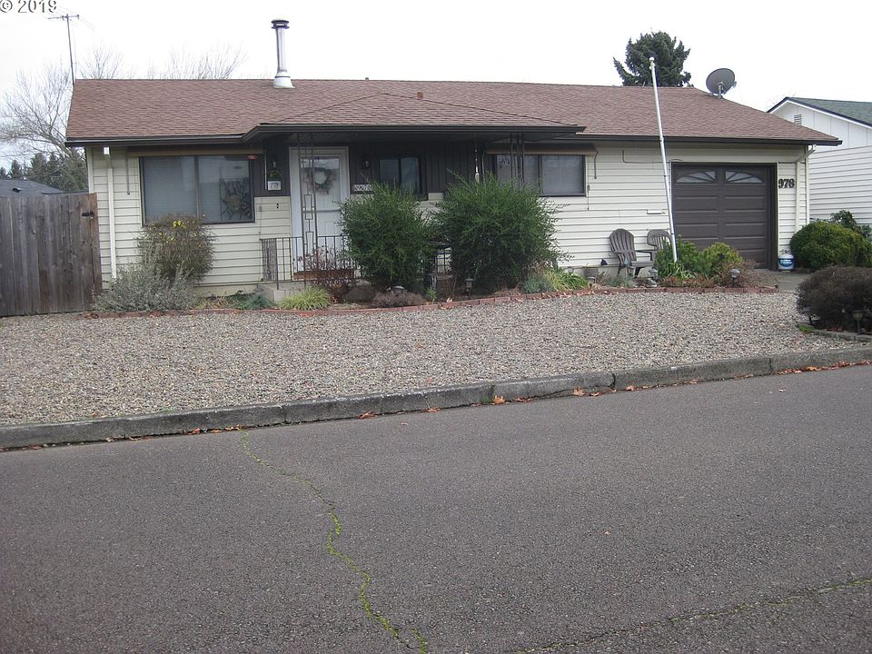 1st image of 978 Cahill Way