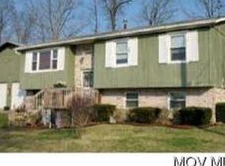 451 Jefferson Dr, Mineral Wells, WV 26150