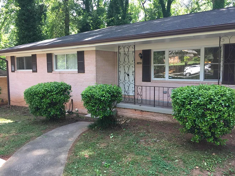 1443 Janmar Dr #MAIN UPSTAIRS — Photo 2
