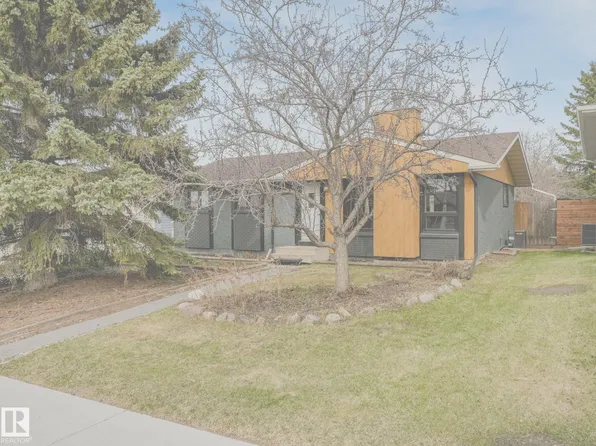 37 Woodstock Dr, Strathcona County, AB T8A 4C4