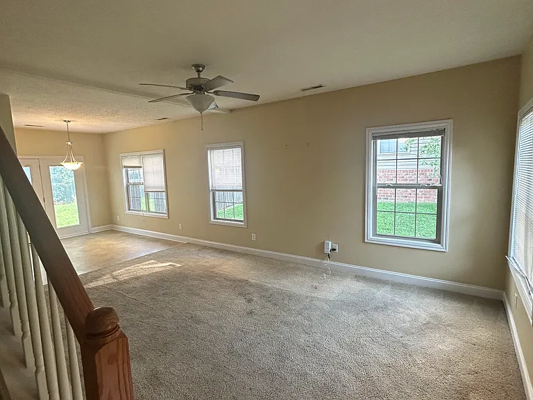 182 Pavilion Dr — Photo 6