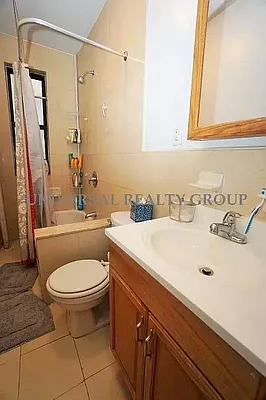 Rented by Universal Realty Group | media 20