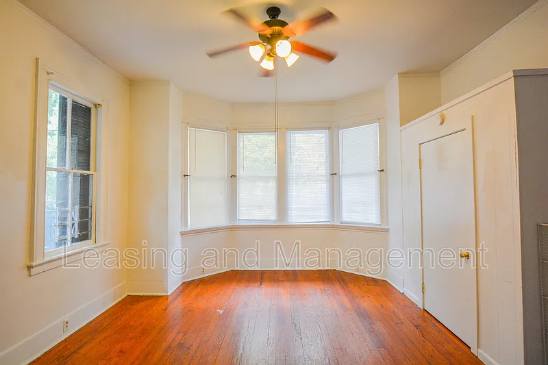 2 bed, 1.5 bath, 1200 sqft, $3,200 — Photo 3