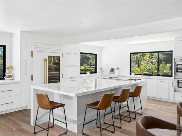 524 Morningside Dr, Vista, CA 92084