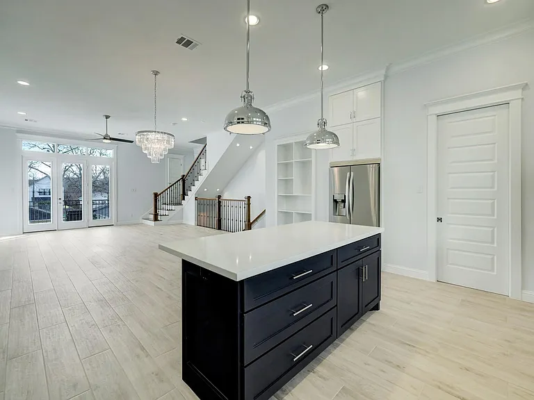 2814 Princeton St — Photo 11