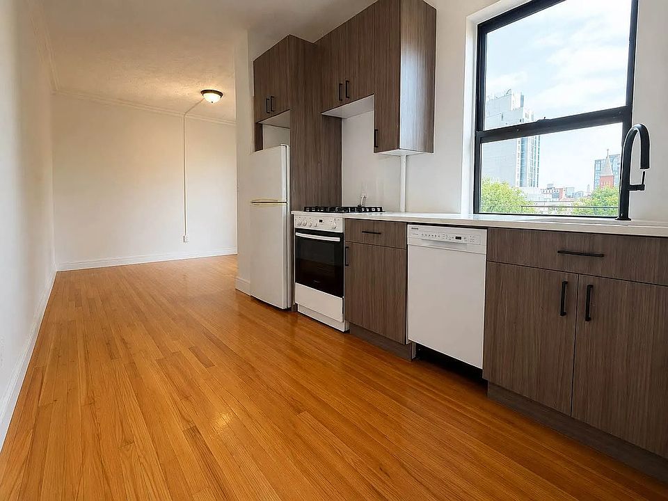 1st image of 367 S 5th St #3D