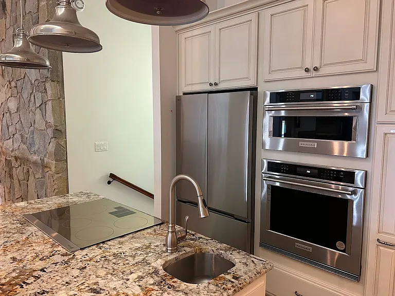 124 Eareckson Ln — Photo 31