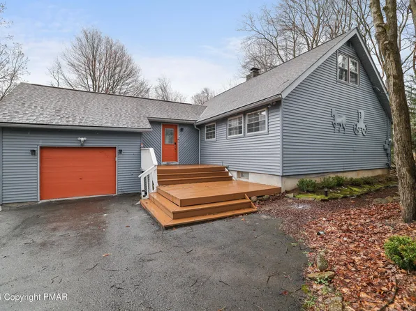 1674 Glade Dr, Long Pond, PA 18334