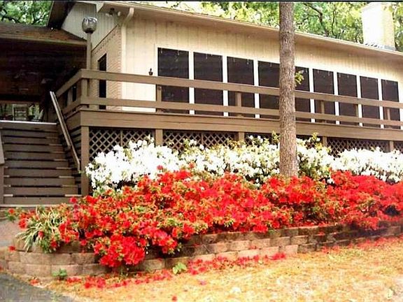 3rd image of 545 Hideaway Ln E