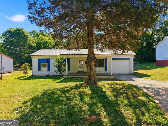 2nd image of 360 Martin Cir