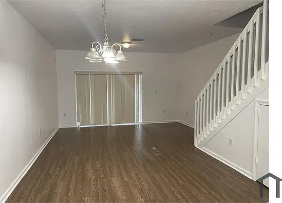 2 bed, 1300 sqft, $2,500 — Photo 2
