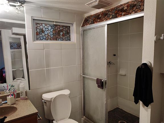 5th image of 1750 Beverly Dr