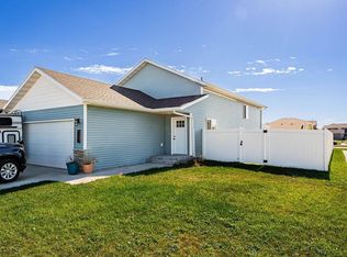 1211 Barnes Dr W, West Fargo, ND 58078