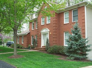 8670 Center Rd #1, Springfield, VA 22152