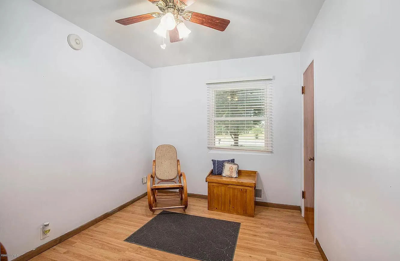 8321 S Sprinkle Rd — Photo 2