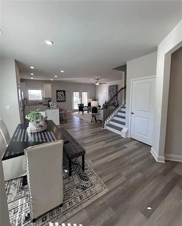 3 bed, 2.5 bath, 2285 sqft, $2,699 — Photo 4