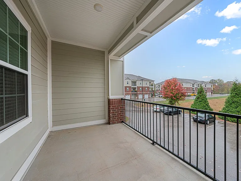 Mount Victor Olde Towne Luxury Apartments — Photo 57