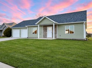 2164 Marvs Ln NE, Stewartville, MN 55976
