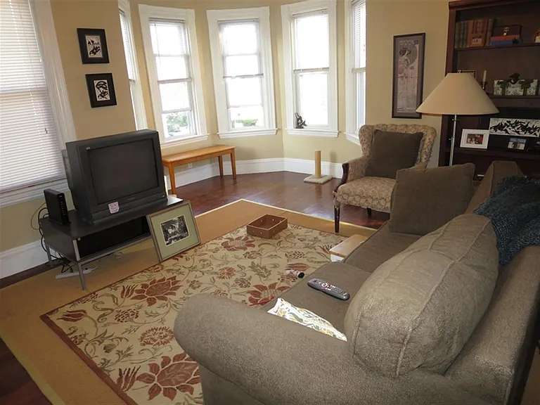 45 Kidder Ave #2F — Photo 1