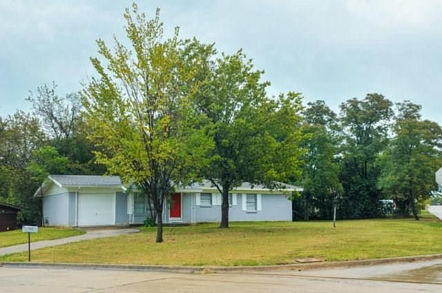 1st image of 401 McKown Dr