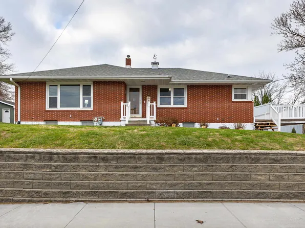 803 State St, Bellevue, IA 52031