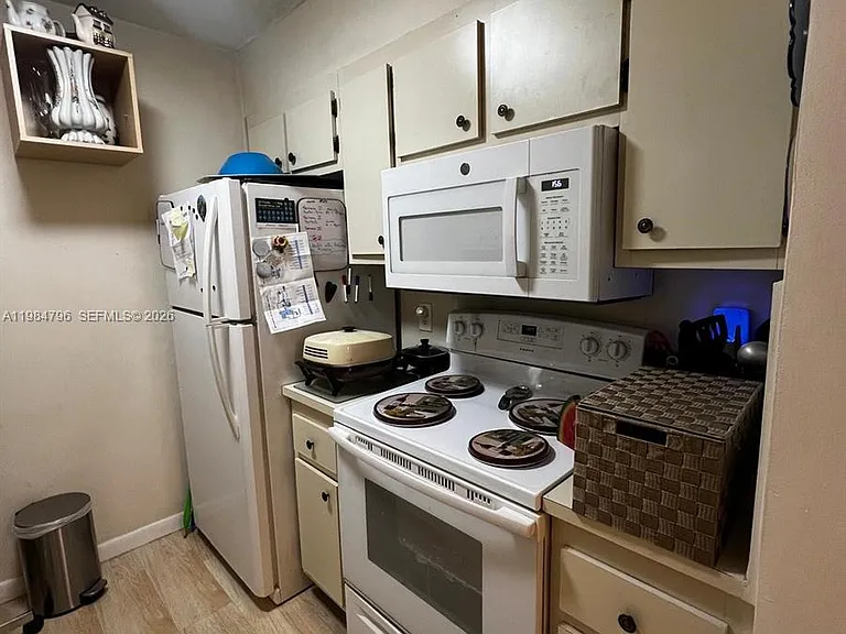1551 SW 135th Ter #111G — Photo 6