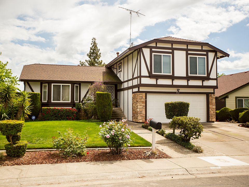 1st image of 4560 Manacor Dr