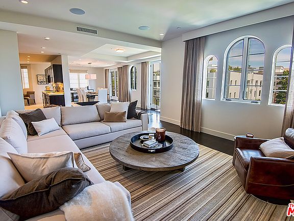 5th image of 443 N Palm Dr #2