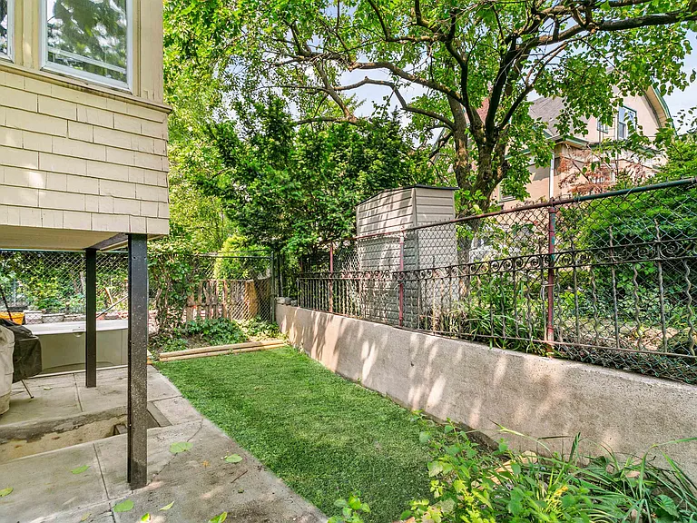 110 Summit Ave #G — Photo 23