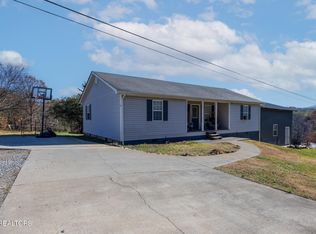 196 Akins Rd, Tellico Plains, TN 37385